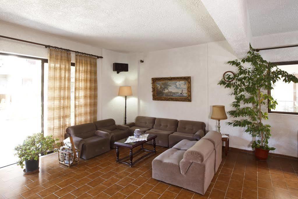 Emmanuel Aparthotel 3*